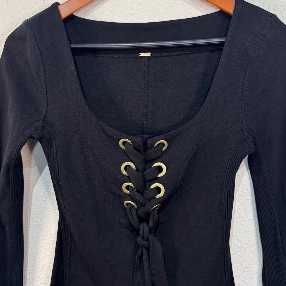 Free People “looking back” Black Lace-Up Women's Top size small - Picture 3 of 6
